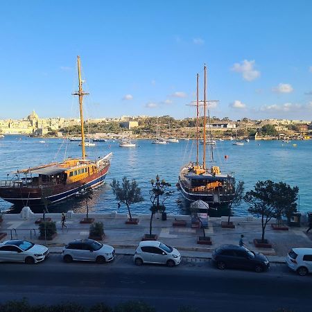 Spacious Seafront Apt Next To Sliema-Valeta Ferry Luaran gambar