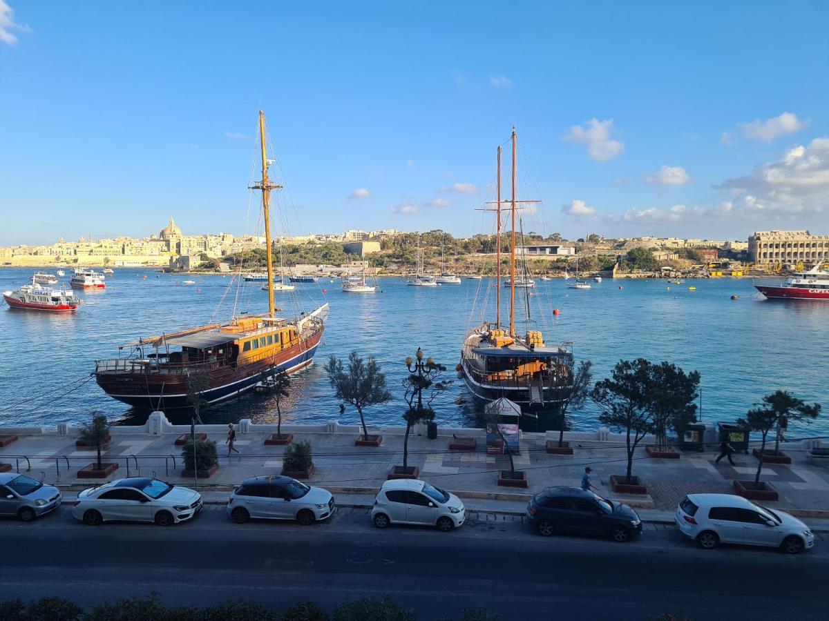 Spacious Seafront Apt Next To Sliema-Valeta Ferry Luaran gambar
